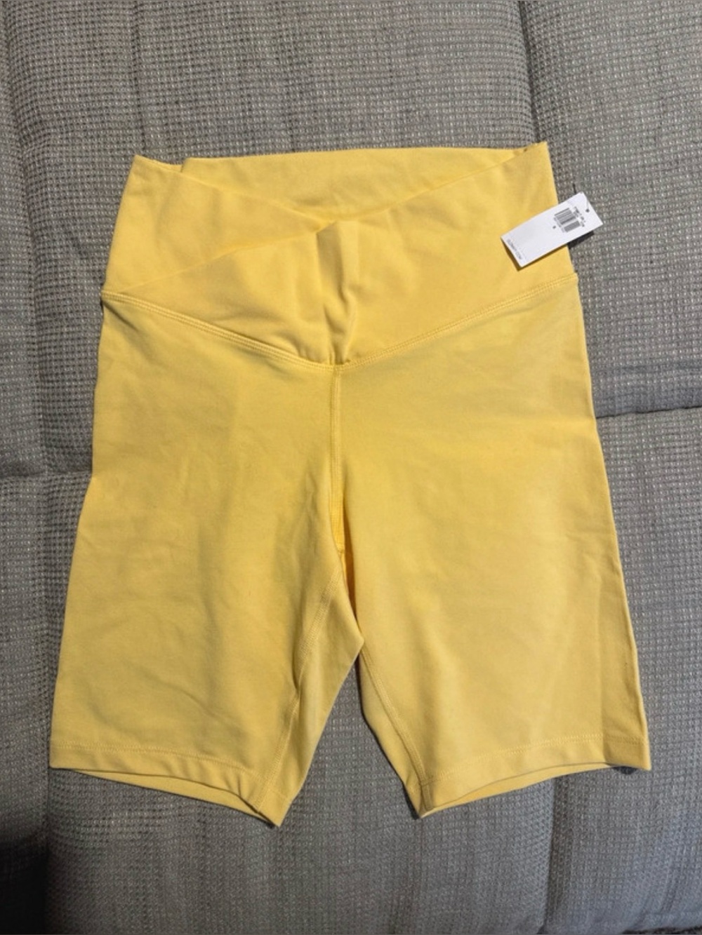 Yellow Old Navy biker shorts size S